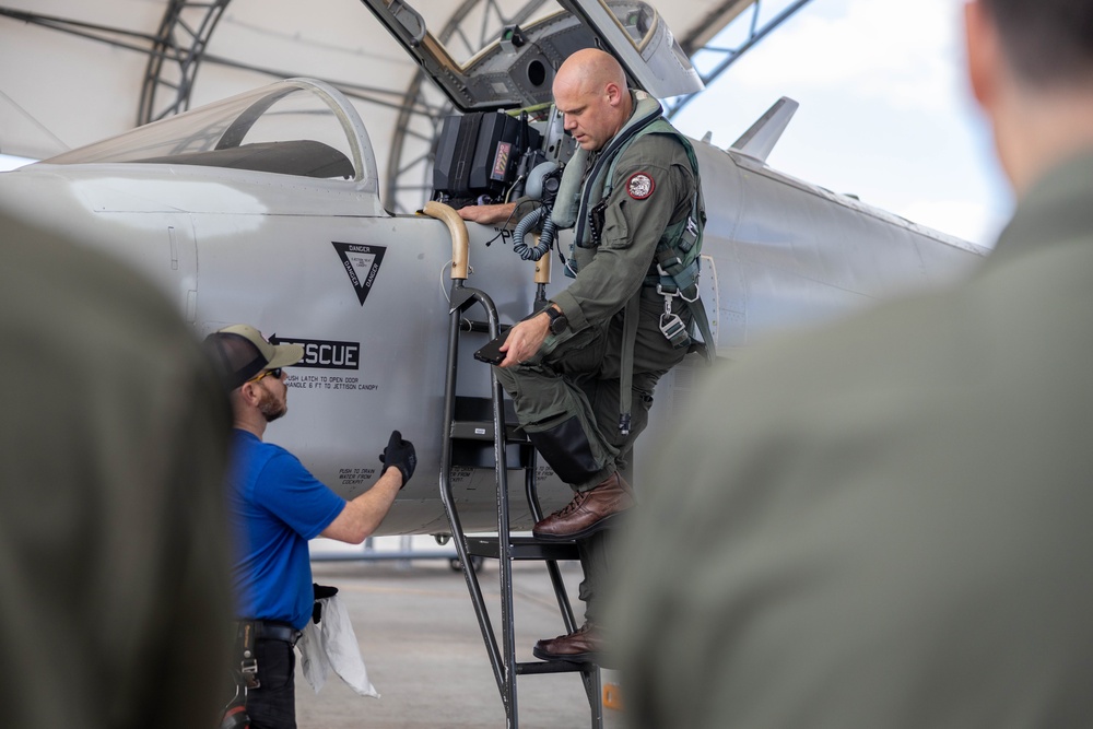 VMFT-402 Conducts Inaugural Flight at MCAS Beaufort