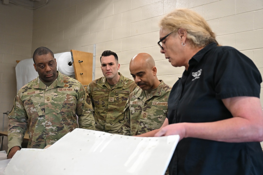 AFRC and AFR Recruiters share Reserve Advantages with Aircraft Maintainers