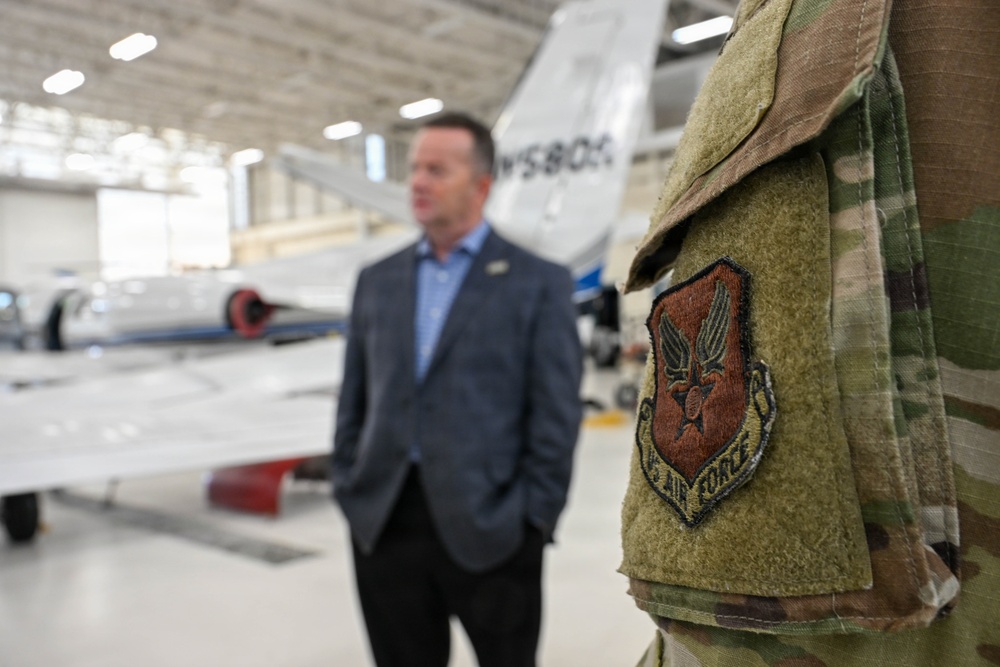 AFRC and AFR Recruiters share Reserve Advantages with Aircraft Maintainers