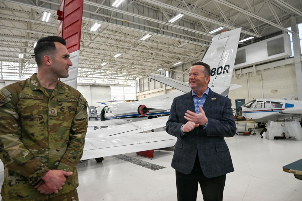 AFRC and AFR Recruiters share Reserve Advantages with Aircraft Maintainers