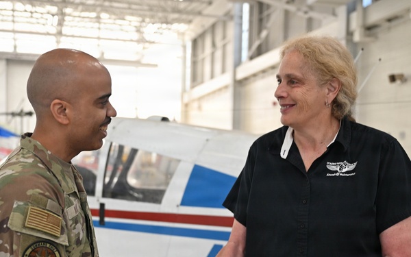 AFRC and AFR Recruiters share Reserve Advantages with Aircraft Maintainers