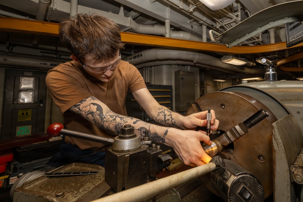 General Maintenance aboard USS George H.W. Bush (CVN 77)