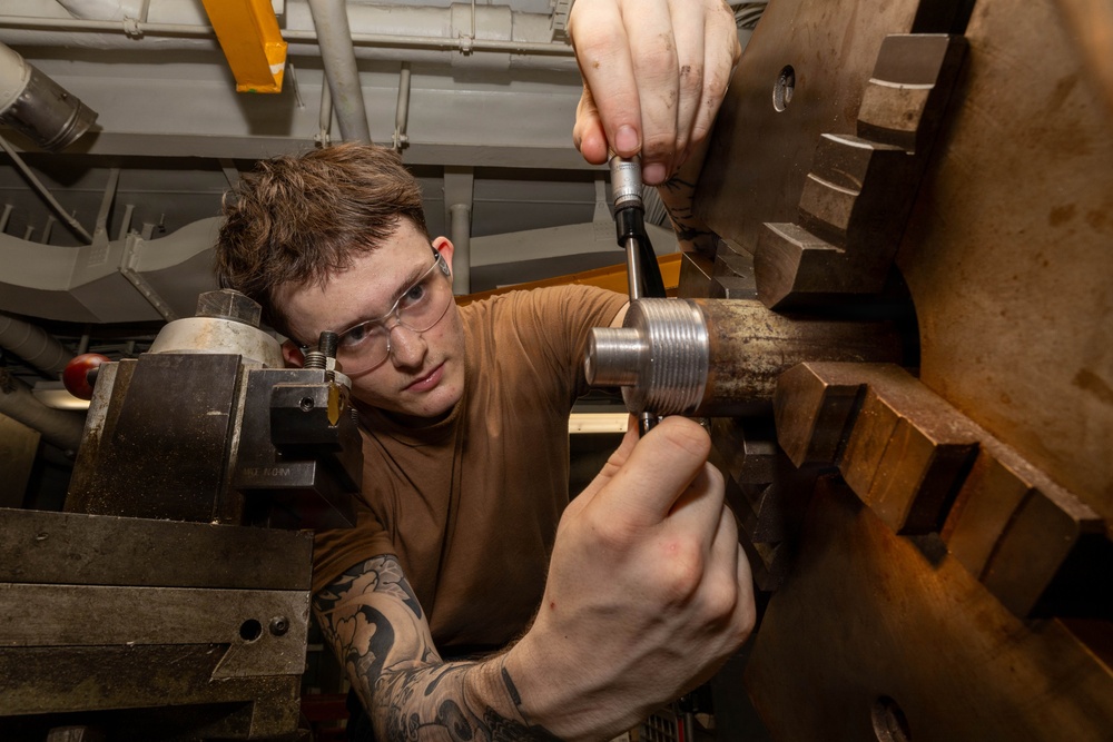 General Maintenance aboard USS George H.W. Bush (CVN 77)