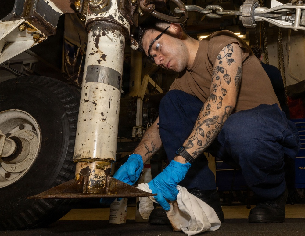 General Maintenance aboard USS George H.W. Bush (CVN 77)