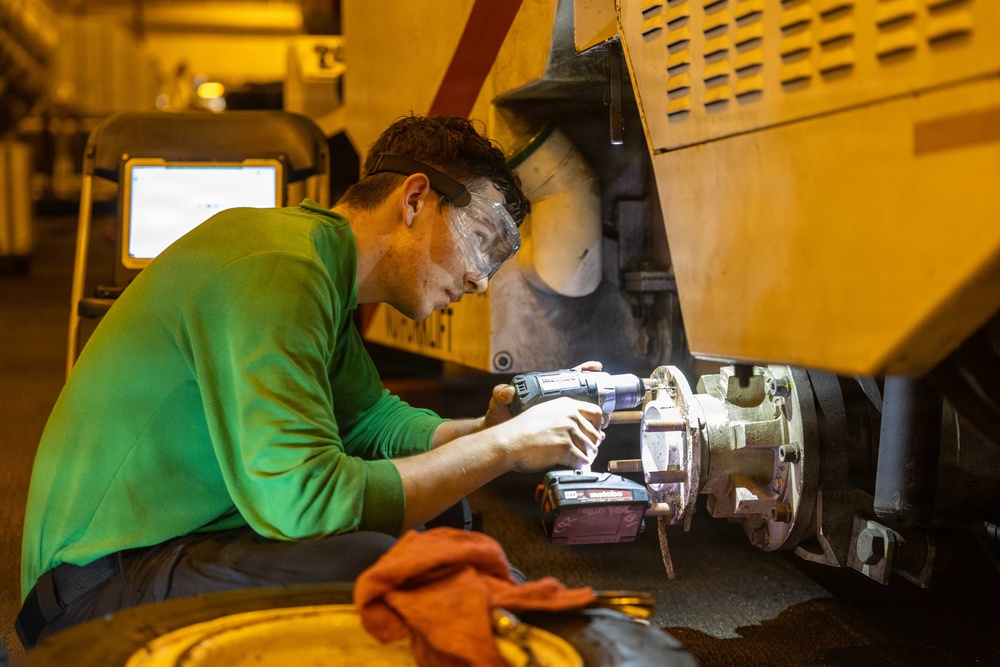 Aircraft Maintenance aboard USS George H.W. Bush (CVN 77)