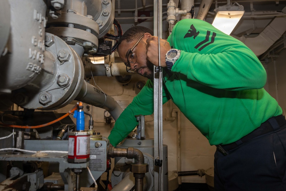 Aircraft Maintenance aboard USS George H.W. Bush (CVN 77)