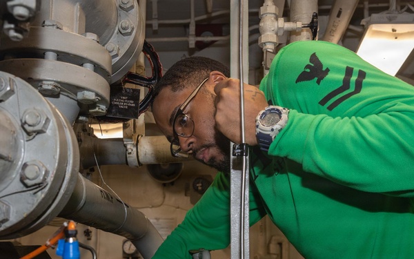 Aircraft Maintenance aboard USS George H.W. Bush (CVN 77)