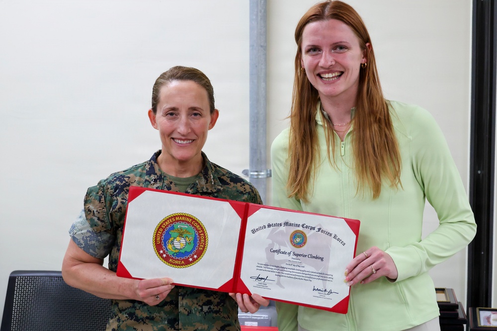 MARFORK, ROK Marine Corps spouses participate in Jane and John Wayne Day