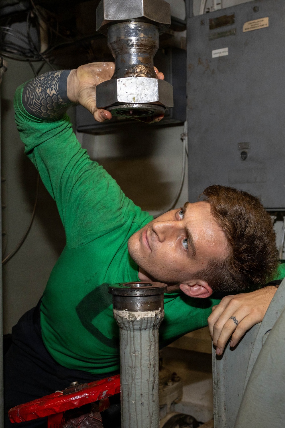 General Maintenance aboard USS George H.W. Bush (CVN 77)