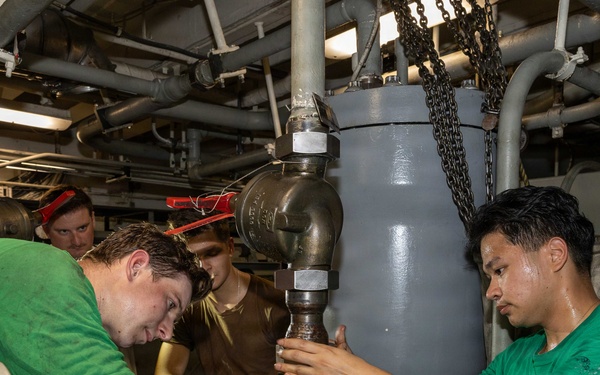 General Maintenance aboard USS George H.W. Bush (CVN 77)