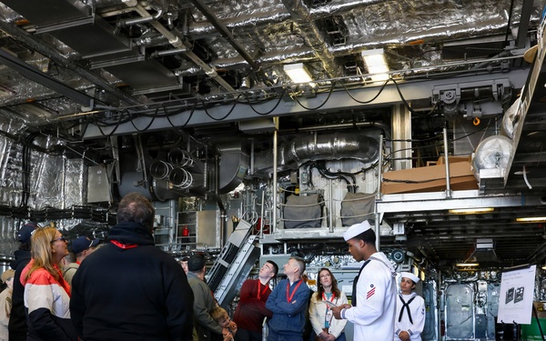 Sailors aboard future LCS 31 participate in a community day ahead of the upcoming commissioning ceremony