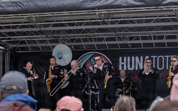 Navy Band Northwest performs the Juneau Maritime Festival