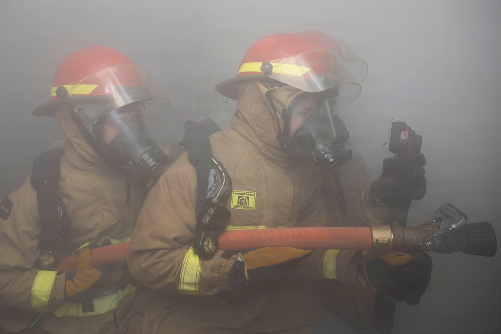 Kearsarge Conducts Firefighting Training