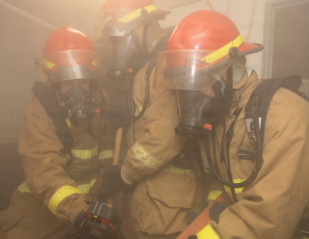 Kearsarge Conducts Firefighting Training