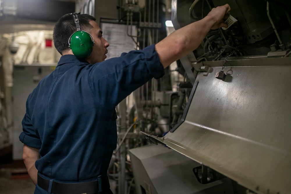 USS Tripoli SSDG Maintenance