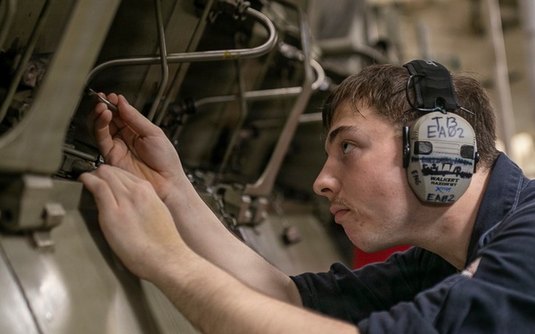 USS Tripoli SSDG Maintenance