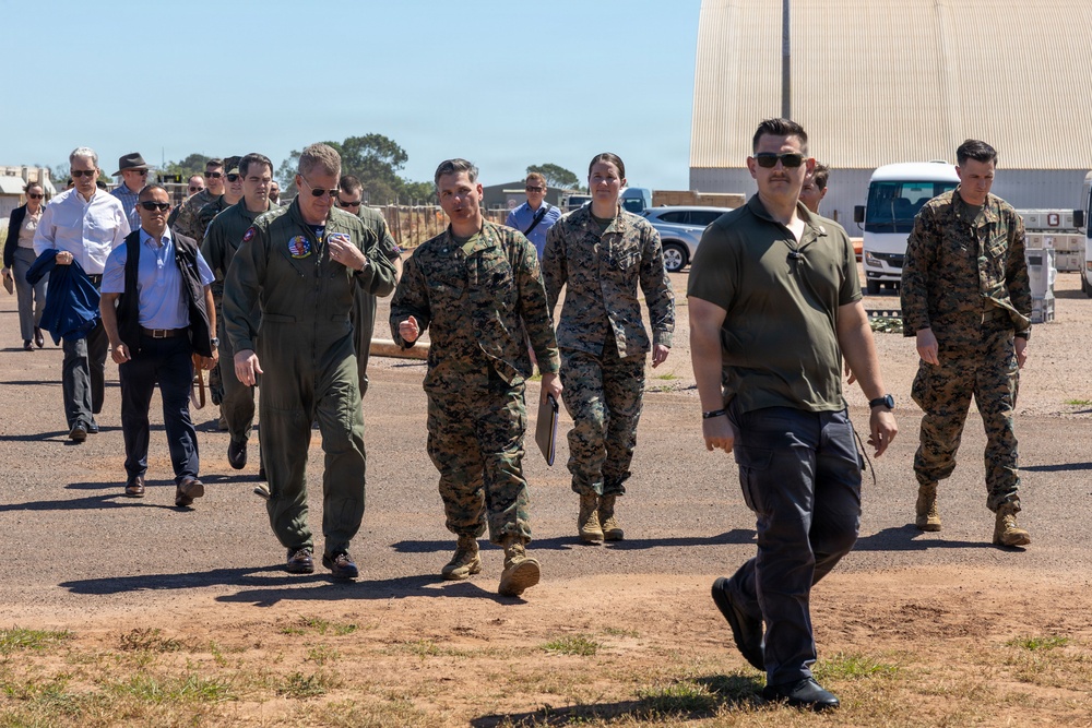Commander of INDOPACOM visits MRF-D Marines