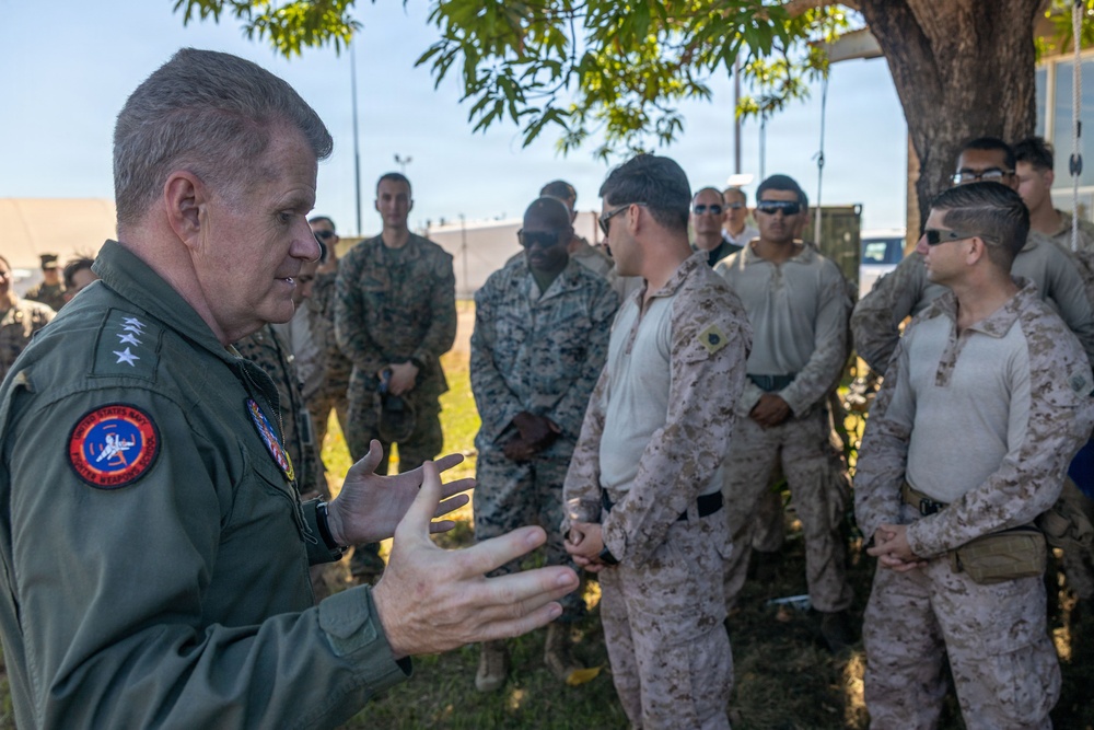 Commander of INDOPACOM visits MRF-D Marines