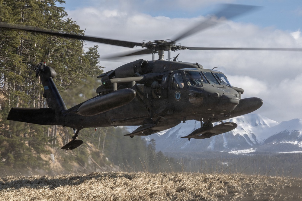 Army Guardsmen partner with Coast Guard and civilian rescue personnel during SAREX 2026