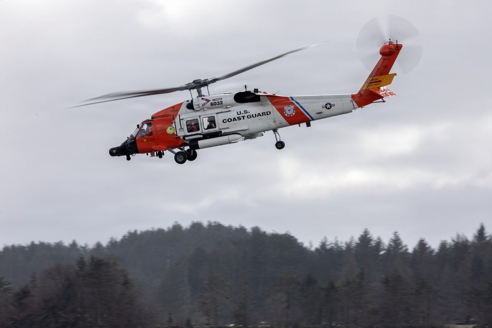 Army Guardsmen partner with Coast Guard and civilian rescue personnel during SAREX 2026