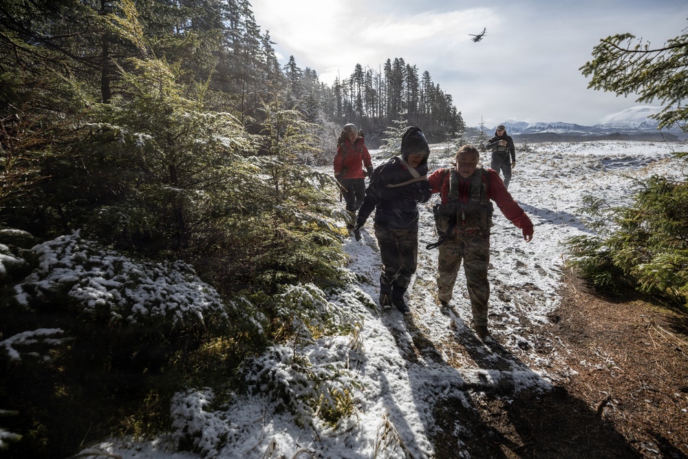 Army Guardsmen partner with Coast Guard and civilian rescue personnel during SAREX 2026