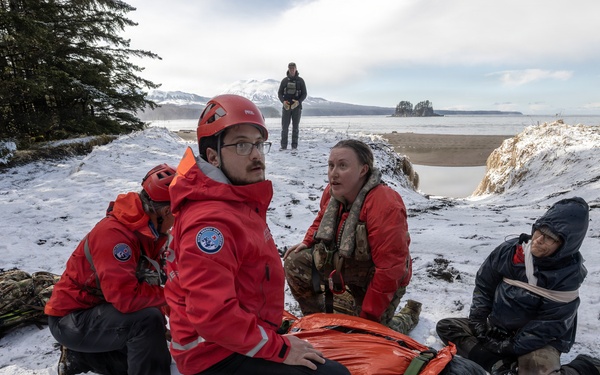 Army Guardsmen partner with Coast Guard and civilian rescue personnel during SAREX 2026