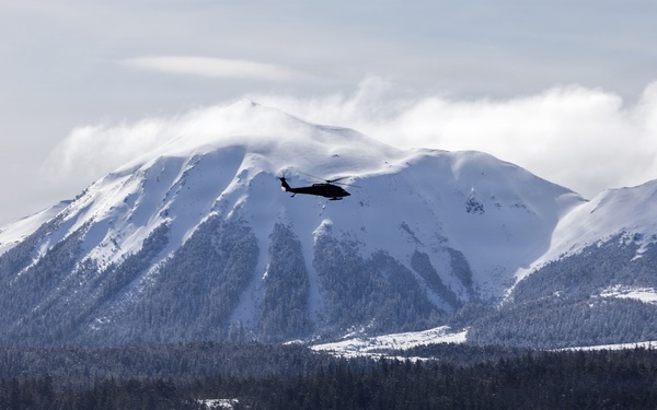 Army Guardsmen partner with Coast Guard and civilian rescue personnel during SAREX 2026