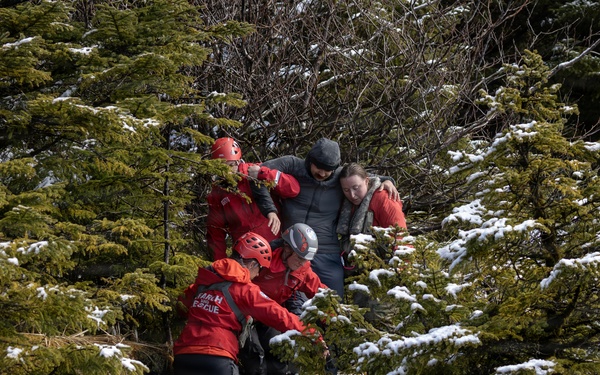 Army Guardsmen partner with Coast Guard and civilian rescue personnel during SAREX 2026