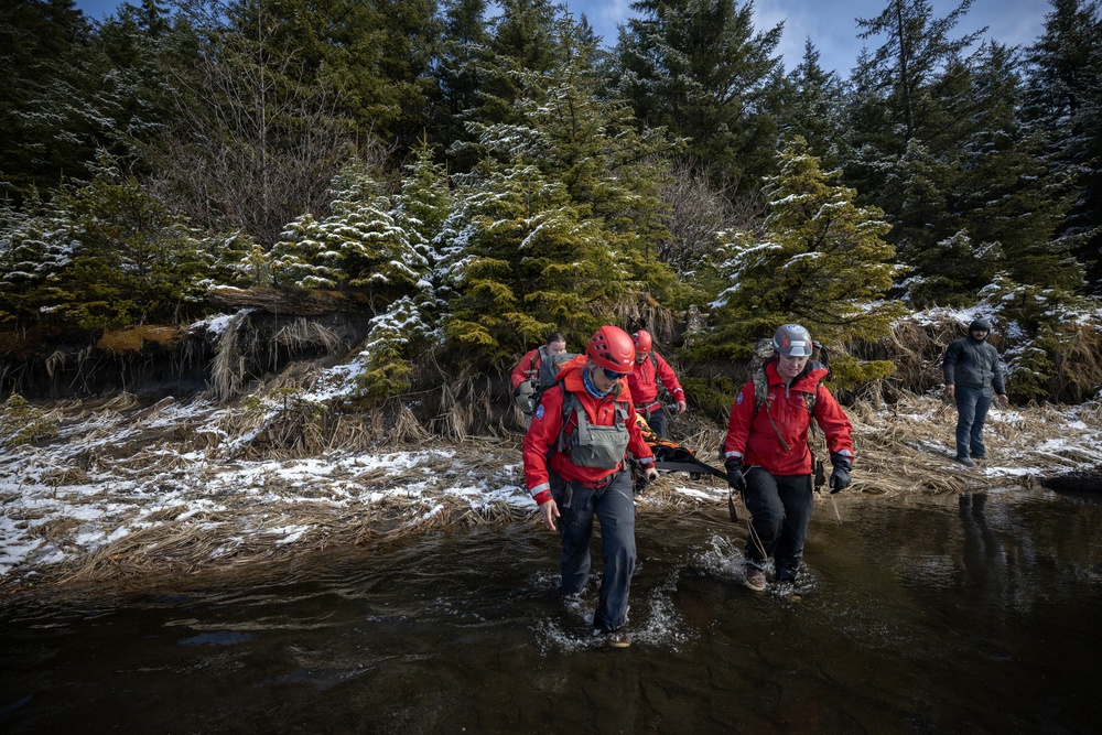 Army Guardsmen partner with Coast Guard and civilian rescue personnel during SAREX 2026