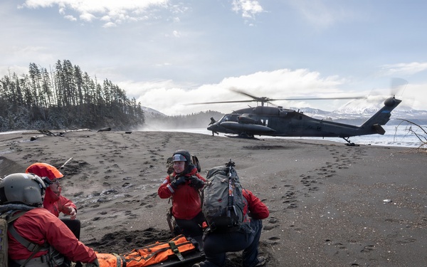 Army Guardsmen partner with Coast Guard and civilian rescue personnel during SAREX 2026