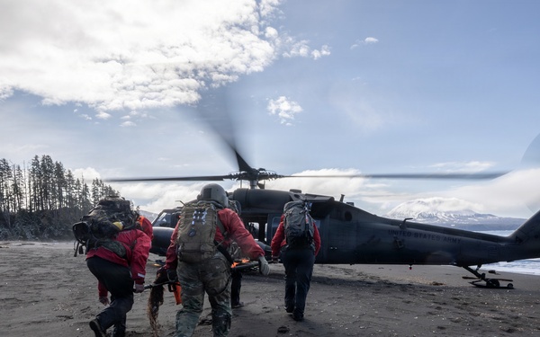 Army Guardsmen partner with Coast Guard and civilian rescue personnel during SAREX 2026
