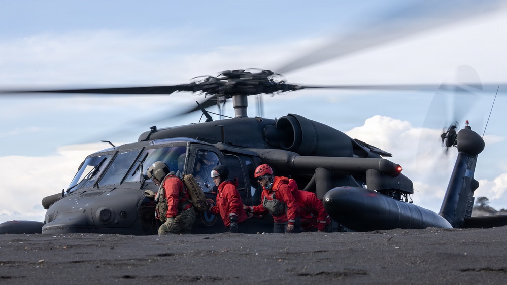 Army Guardsmen partner with Coast Guard and civilian rescue personnel during SAREX 2026