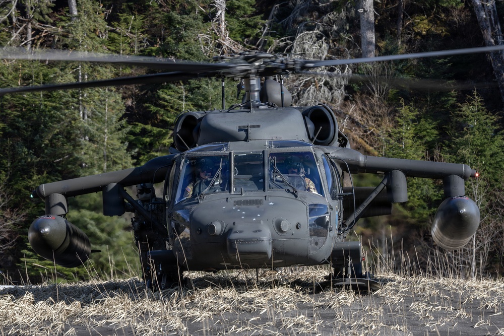 Army Guardsmen partner with Coast Guard and civilian rescue personnel during SAREX 2026