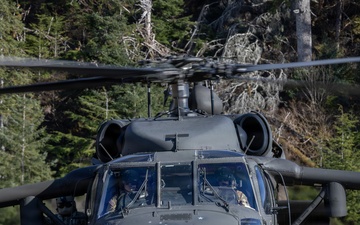 Army Guardsmen partner with Coast Guard and civilian rescue personnel during SAREX 2026