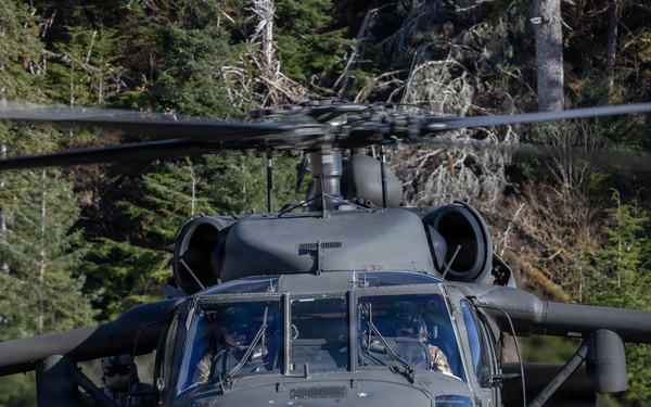 Army Guardsmen partner with Coast Guard and civilian rescue personnel during SAREX 2026