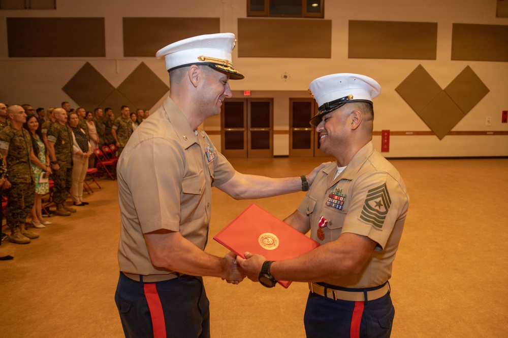 Sgt. Maj. Hernandez says goodbye to MWCS-18 during relief ceremony