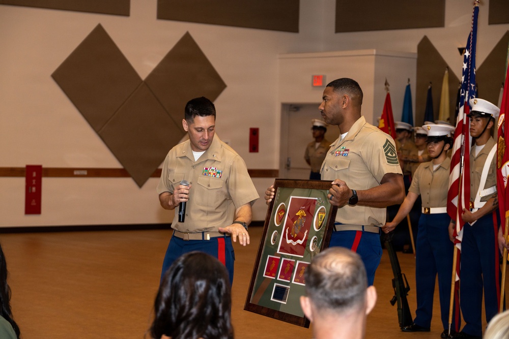 Sgt. Maj. Hernandez says goodbye to MWCS-18 during relief ceremony