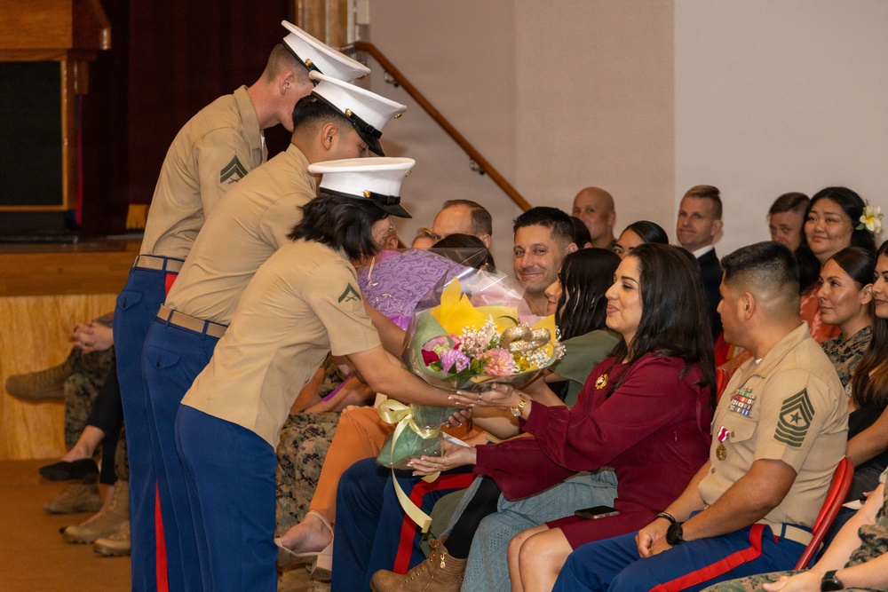 Sgt. Maj. Hernandez says goodbye to MWCS-18 during relief ceremony