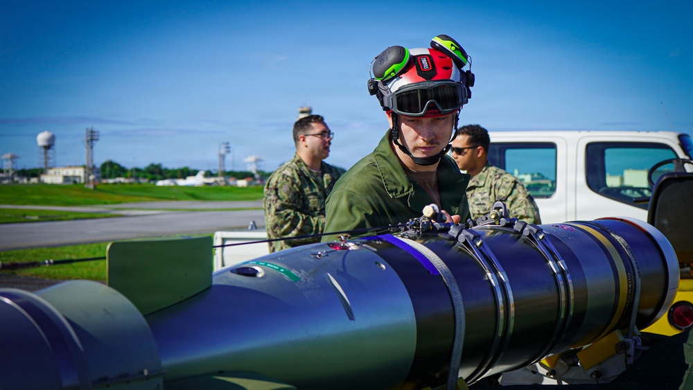 VP-26 Tridents Load Torpedo to a P-8A Poseidon