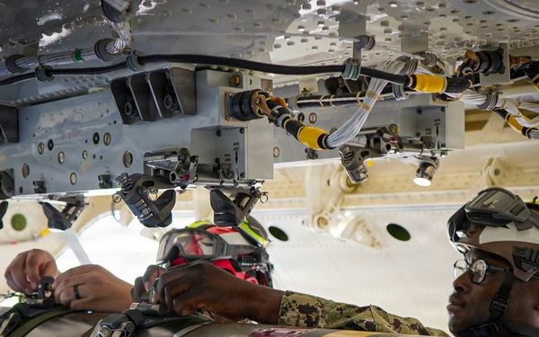 VP-26 Tridents Load Torpedo to a P-8A Poseidon