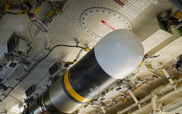 VP-26 Tridents Load Torpedo to a P-8A Poseidon