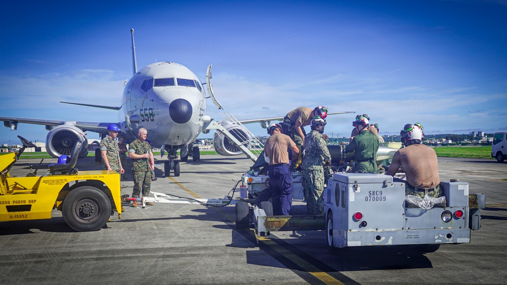 VP-26 Tridents Load Torpedo to a P-8A Poseidon