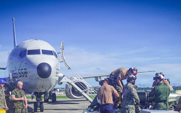 VP-26 Tridents Load Torpedo to a P-8A Poseidon
