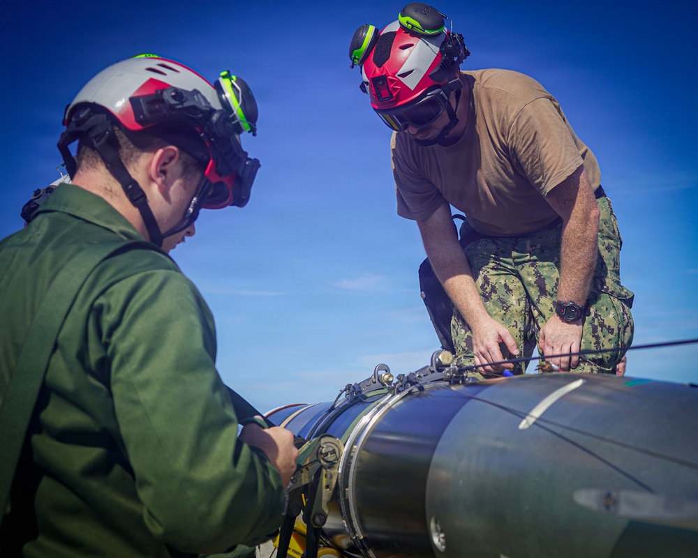 VP-26 Tridents Load Torpedo to a P-8A Poseidon