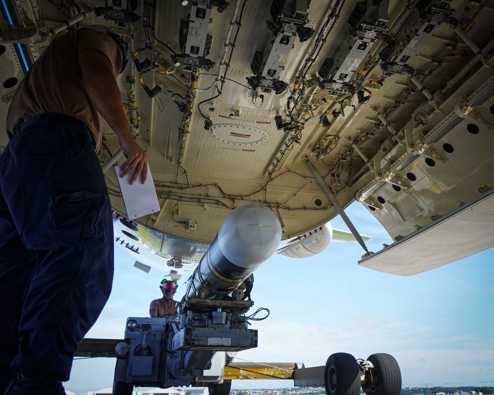VP-26 Tridents Load Torpedo to a P-8A Poseidon