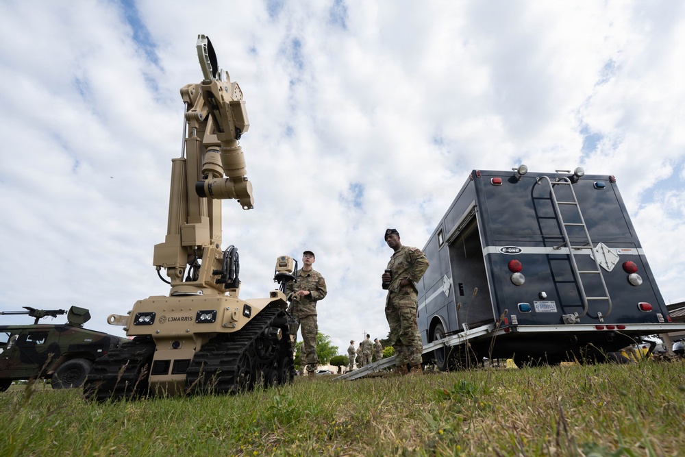 Defensor Fortis: Police Week opening ceremony with Wolf Pack SFS