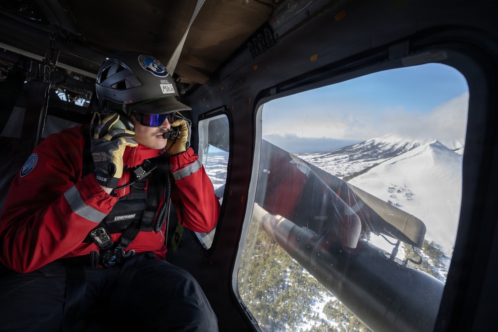 Alaska Air and Army National Guardsmen partner with Coast Guard and civilian rescue personnel during SAREX 2026