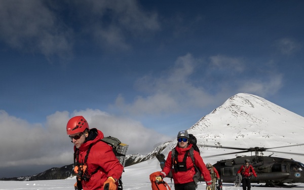 Alaska Air and Army National Guardsmen partner with Coast Guard and civilian rescue personnel during SAREX 2026