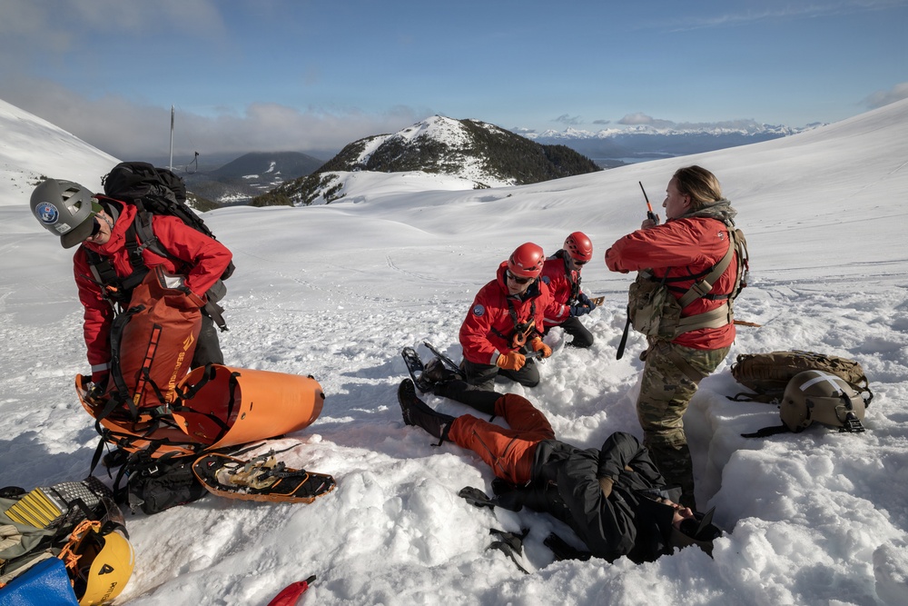 Alaska Air and Army National Guardsmen partner with Coast Guard and civilian rescue personnel during SAREX 2026