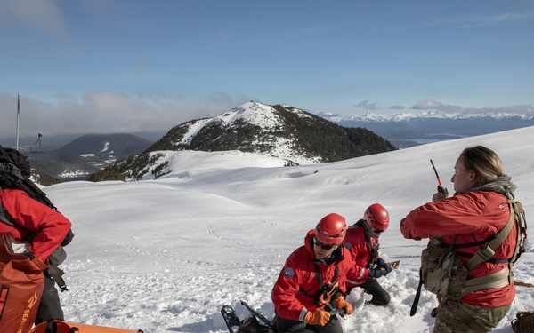Alaska Air and Army National Guardsmen partner with Coast Guard and civilian rescue personnel during SAREX 2026